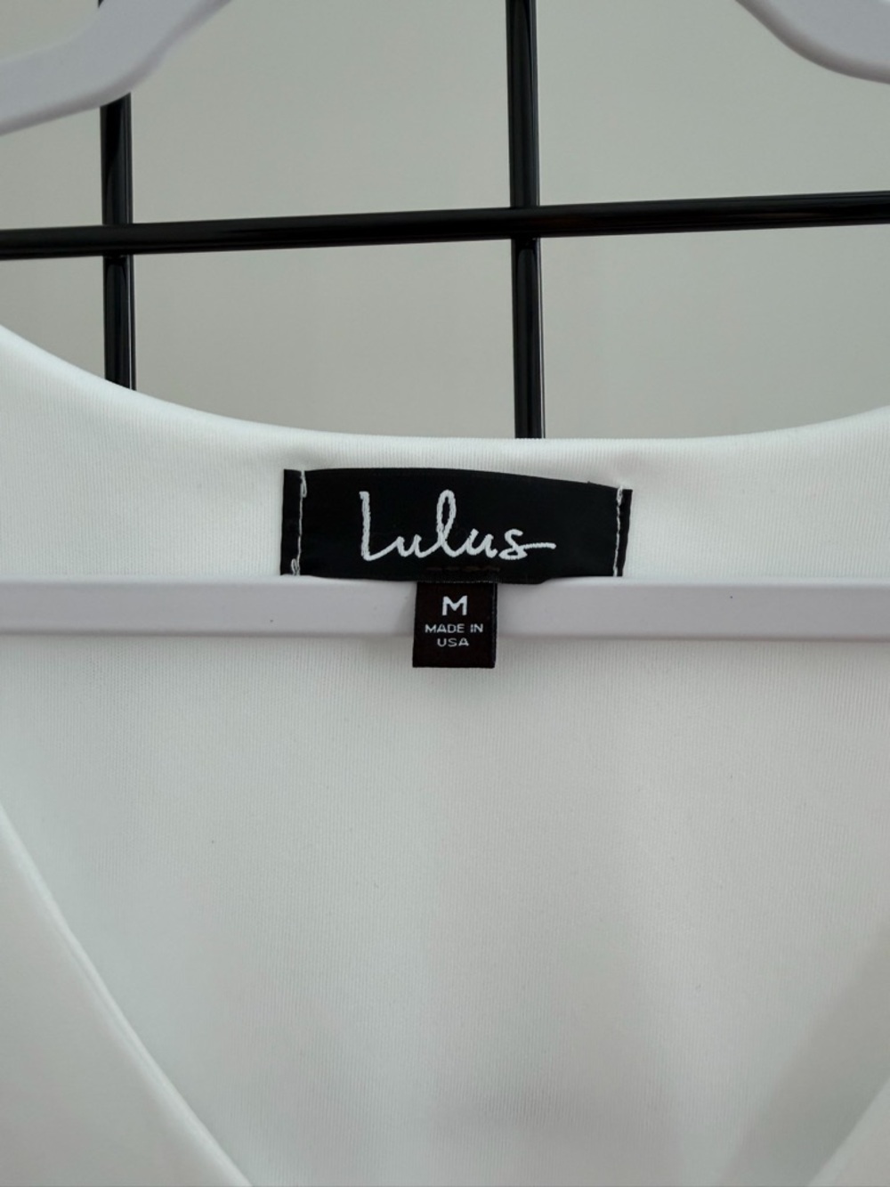 Lulu's White V-Neck Short Sleeve Shift Dress - Picture 2 of 4